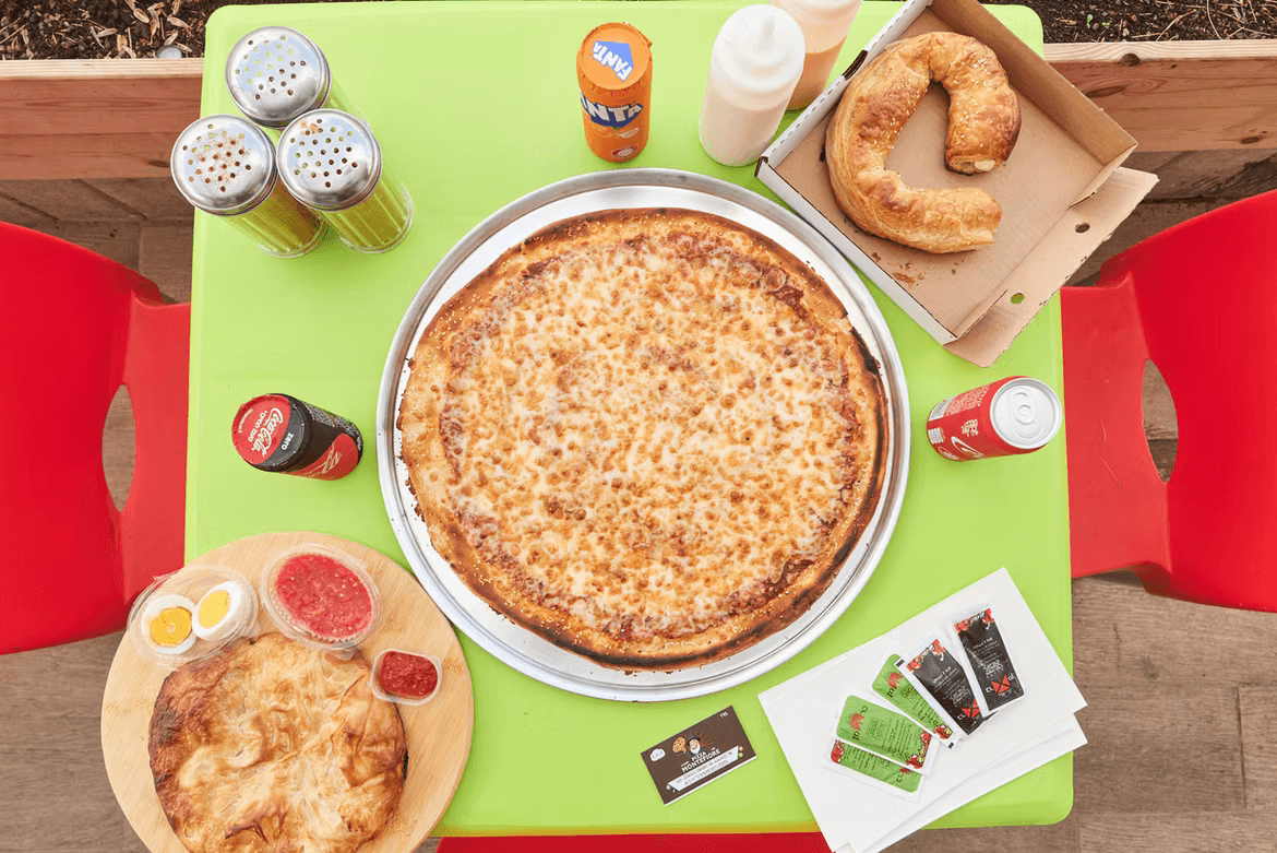 Dishes and variety at Montefiore Pizza